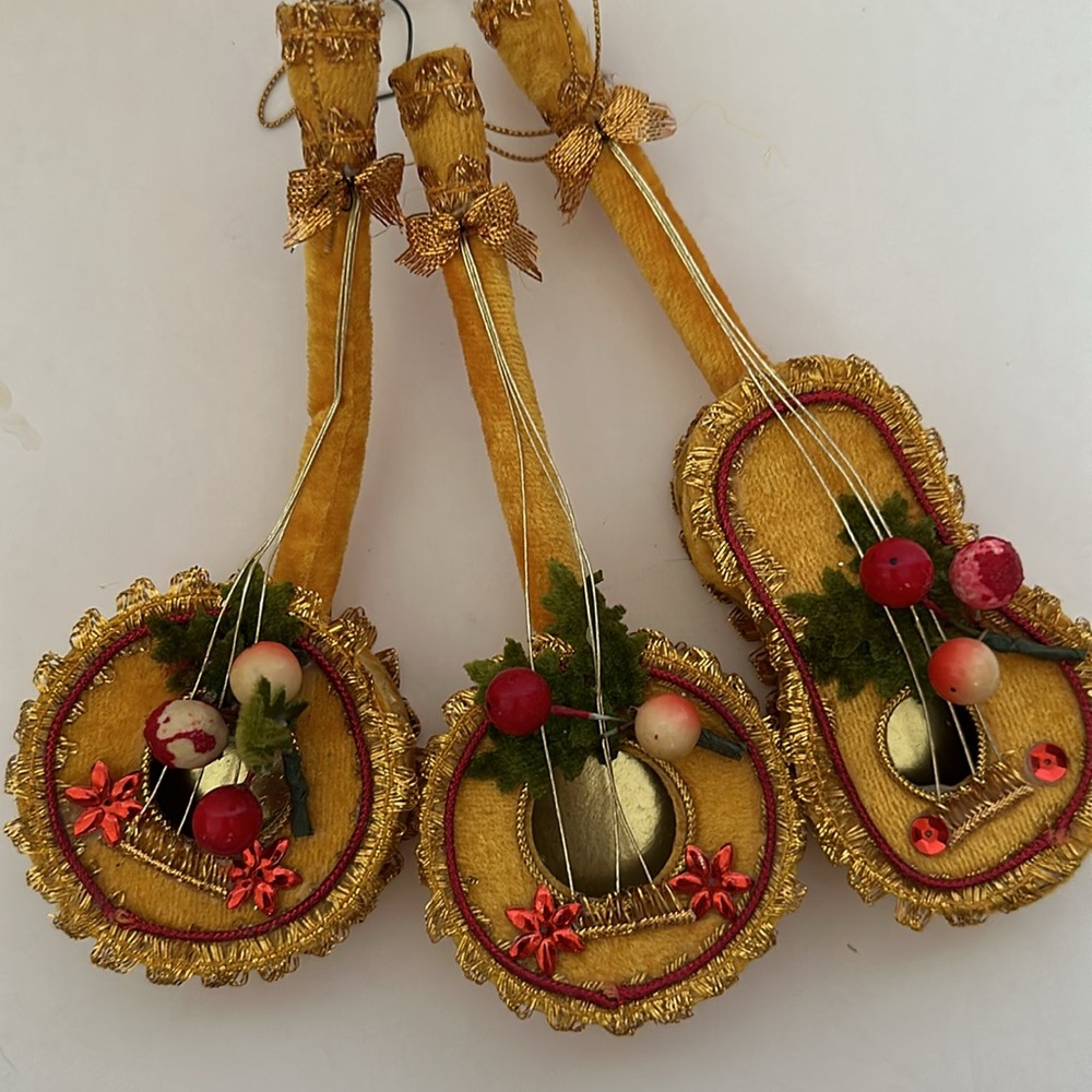 Ornaments Holiday Christmas instruments